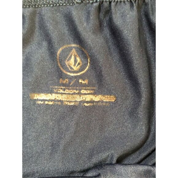 Volcom navy blue boxer briefs with elastic waistband and Volcom graphic. Size M - Picture 4 of 4